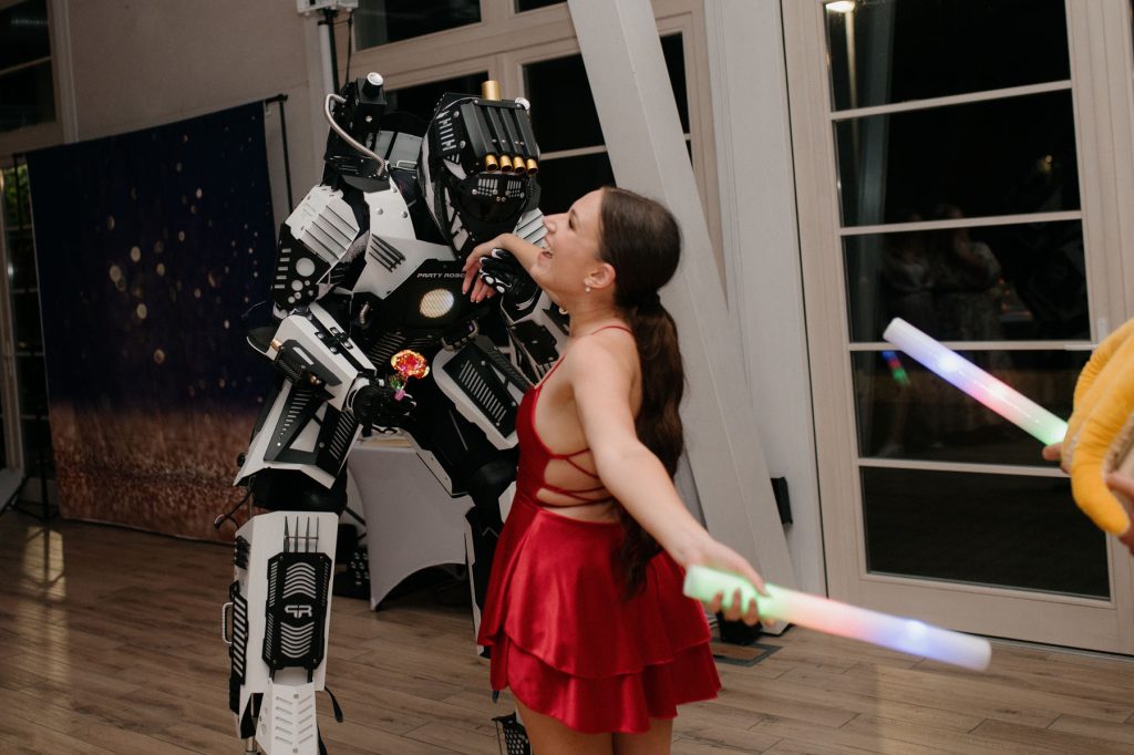 Party Robot lánykérés