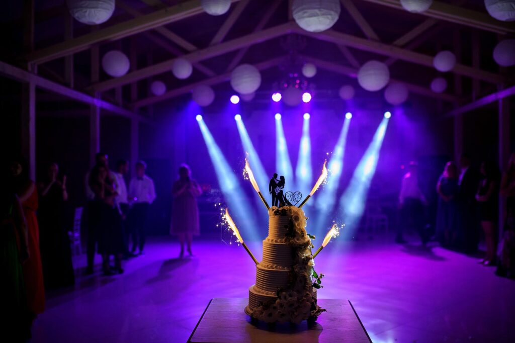 Fénytechnika az esküvőre, esküvői torta megvilágítás